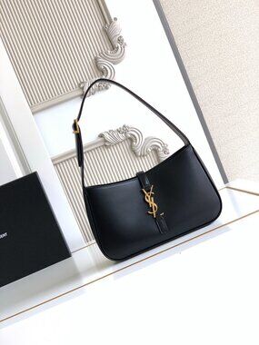 YSL LE 5 À 7 HOBO BAG IN SMOOTH LEATHER NOIR